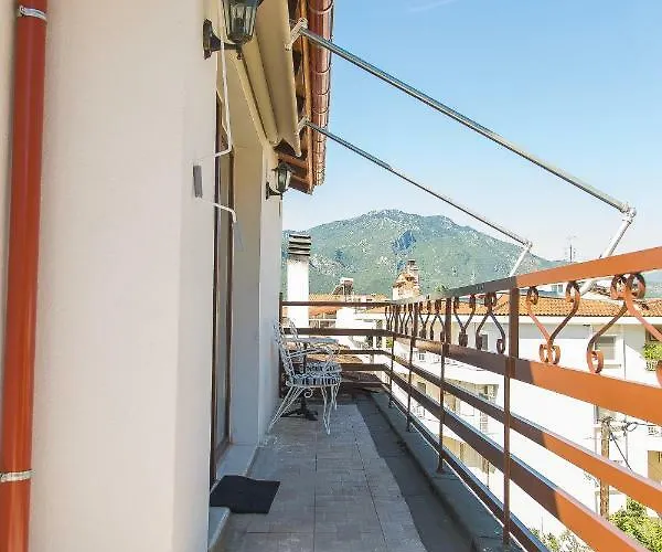 Tasos House * カランバカ