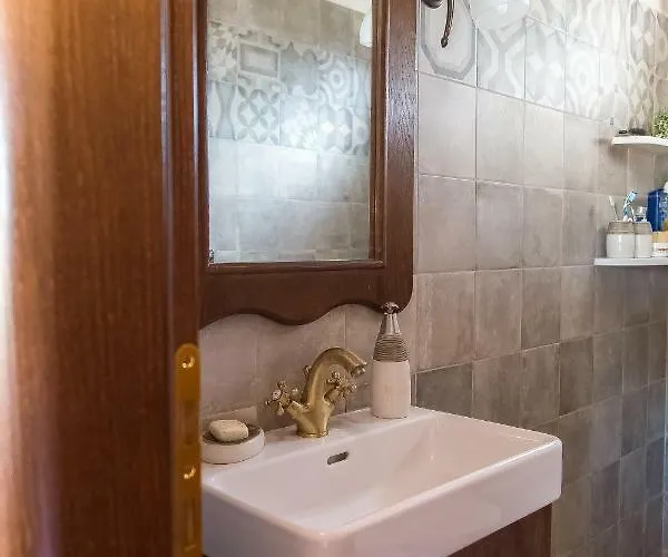 アパート Tasos House カランバカ